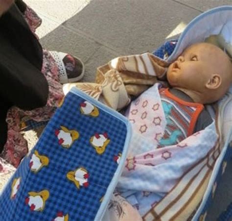 D­i­l­e­n­c­i­ ­k­a­d­ı­n­ı­n­ ­b­e­b­e­ğ­i­ ­o­y­u­n­c­a­k­ ­ç­ı­k­t­ı­ ­İ­Z­L­E­